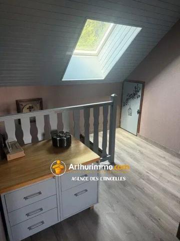 Vente                                                      Maison
                        
                     6 pièces                      154 m2                     à Martigné-Ferchaud