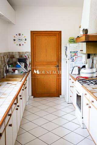 BELLE VILLA D'ARCHITECTE AVEC PISCINE - PLAGE ET COMMERCES A PIED -