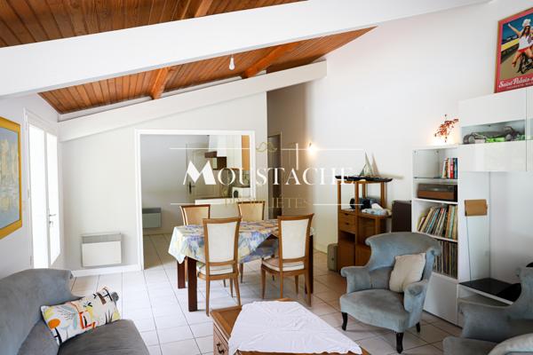 BELLE VILLA D'ARCHITECTE AVEC PISCINE - PLAGE ET COMMERCES A PIED -