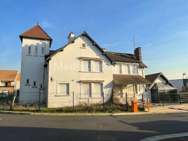 Maison Familiale de 8 pièces sur BAILLET-EN-FRANCE