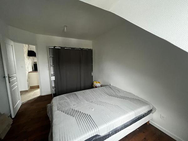 Appartement 2 pièces  à louer au dernier étage à Saumur