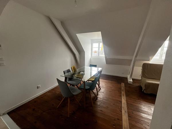 Appartement 2 pièces  à louer au dernier étage à Saumur