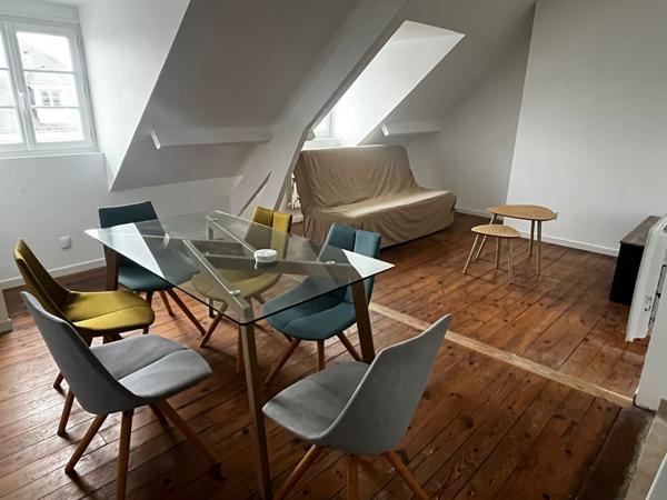 Appartement 2 pièces  à louer au dernier étage à Saumur