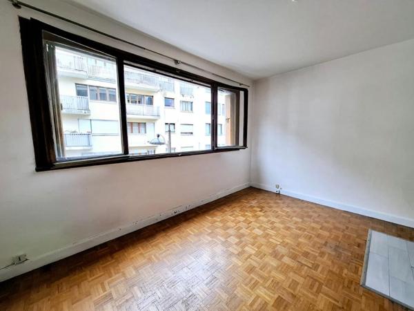 Grand studio 20m2 secteur Gambetta Paris 20