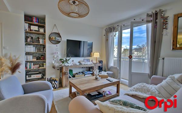 Appartement à vendre    3 pièces • 54 m2 Bourgoin-Jallieu