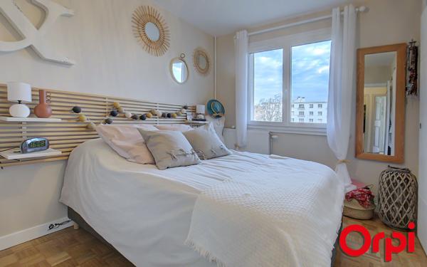 Appartement à vendre    3 pièces • 54 m2 Bourgoin-Jallieu