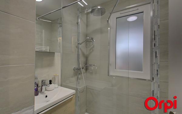 Appartement à vendre    3 pièces • 54 m2 Bourgoin-Jallieu