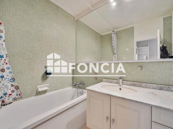 À vendre Studio 31.59 m² - Le Plessis-robinson 92350