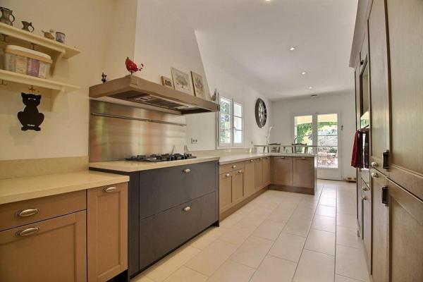 Villa Contemporaine L'Isle Sur La Sorgue 7 pièces 198 m² - 995 000 Euros -