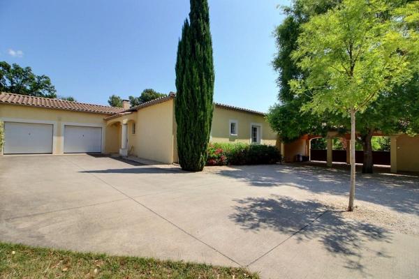 Villa Contemporaine L'Isle Sur La Sorgue 7 pièces 198 m² - 995 000 Euros -