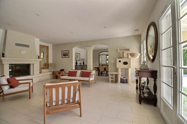 Villa Contemporaine L'Isle Sur La Sorgue 7 pièces 198 m² - 995 000 Euros -