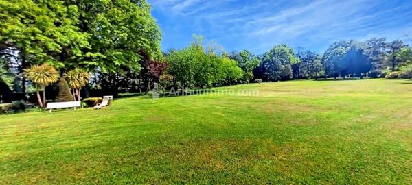 Vente                                                      Propriété
                        
                     12 pièces                      307 m2                     à Mazamet