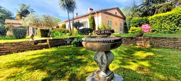 Vente                                                      Propriété
                        
                     12 pièces                      307 m2                     à Mazamet