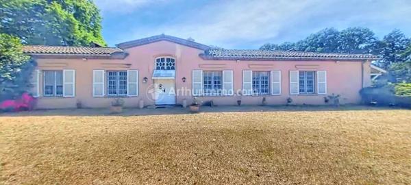 Vente                                                      Propriété
                        
                     12 pièces                      307 m2                     à Mazamet