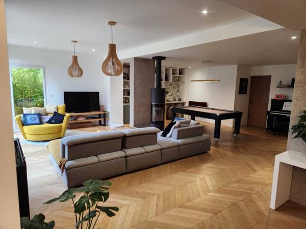 Maison à vendre 11 pièces de 237 m²