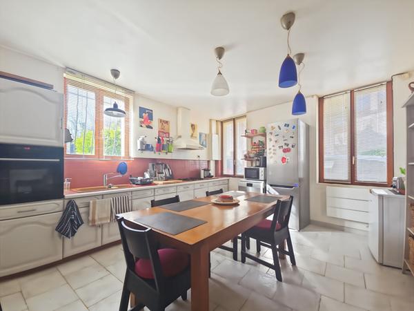 Oinville-sur-montcient - Maison 6 pièce(s) - 142 m²