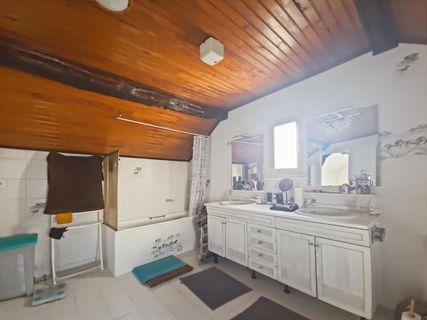 Oinville-sur-montcient - Maison 6 pièce(s) - 142 m²