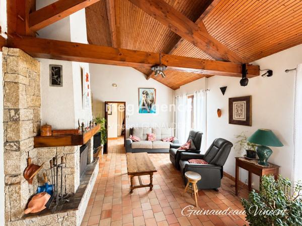 Maison à LE PUY-SAINT-BONNET, 49300 - 7 pièces 130m²
