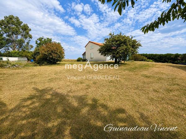 Maison à LE PUY-SAINT-BONNET, 49300 - 7 pièces 130m²