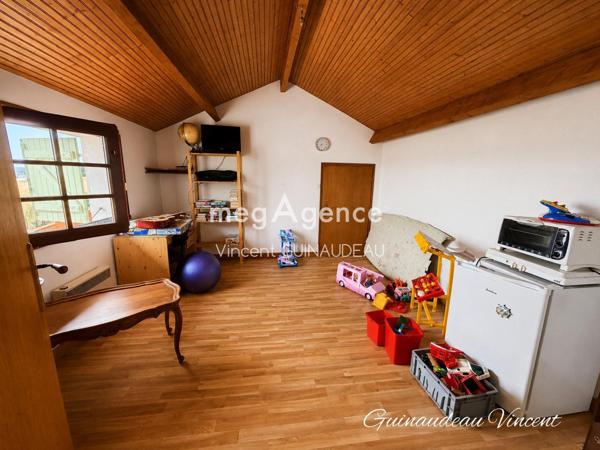 Maison à LE PUY-SAINT-BONNET, 49300 - 7 pièces 130m²