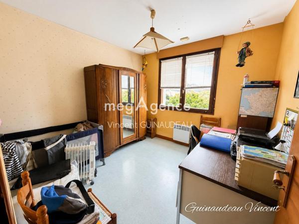 Maison à LE PUY-SAINT-BONNET, 49300 - 7 pièces 130m²