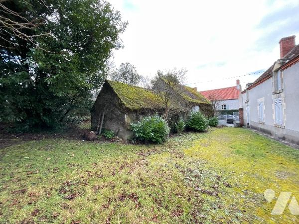 A VENDRE MARDIE Longère de 95 m² environ sur un grand terrain