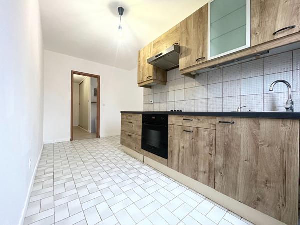 Appartement de 3 pièces (73 m²) à louer à SAVIGNY LE TEMPLE