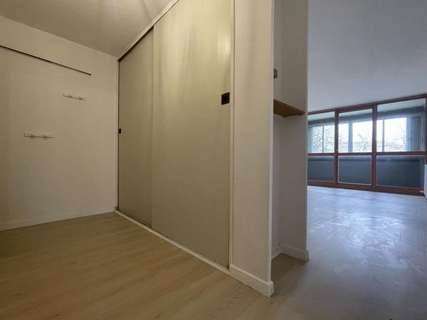 Appartement de 3 pièces (73 m²) à louer à SAVIGNY LE TEMPLE