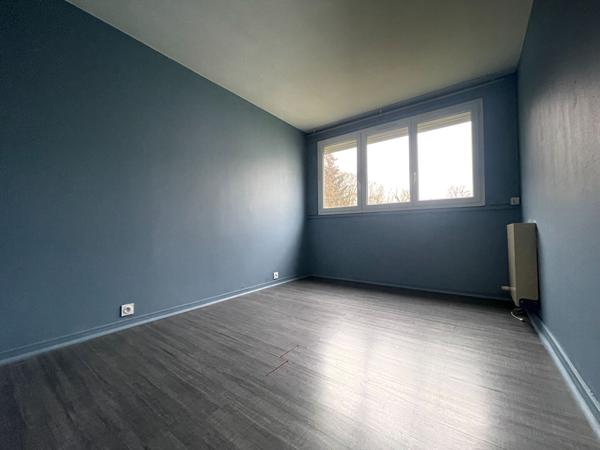 Appartement de 3 pièces (73 m²) à louer à SAVIGNY LE TEMPLE