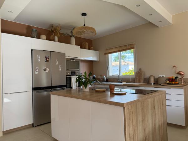 Villeneuve-lès-Maguelone (34750) Villeuneuve-les-Maguelone, Maison 126m2 sur terrain 400m2, piscine et garage