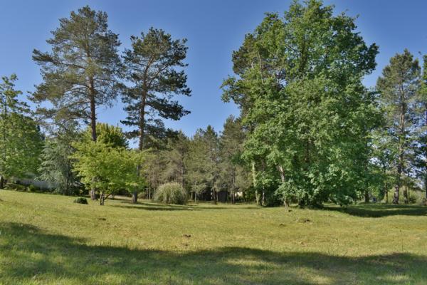 Achat terrain Brive-la-Gaillarde - 1609 m² - 80 000 €