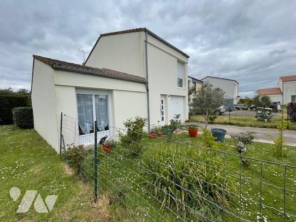 SAINT PHILBERT DE GRAND LIEU, bourg, maison T4