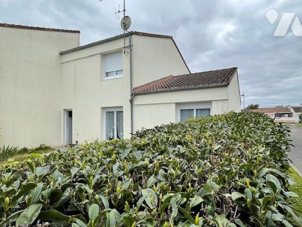 SAINT PHILBERT DE GRAND LIEU, bourg, maison T4