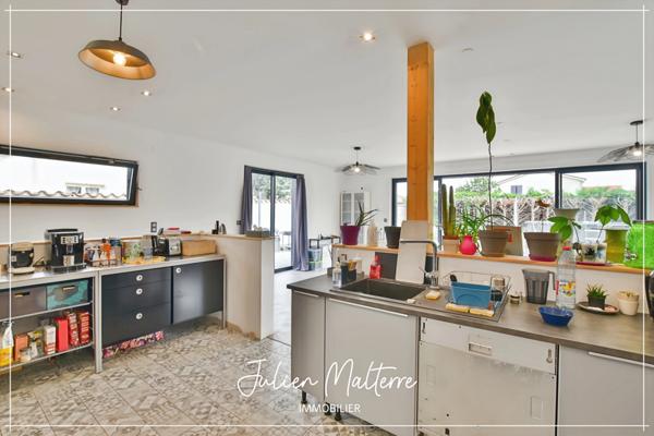 St-Just-St-Rambert, maison d'architecte 147 m², 4 chambres, garage double sur terrain de 1000 m²