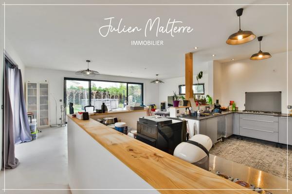 St-Just-St-Rambert, maison d'architecte 147 m², 4 chambres, garage double sur terrain de 1000 m²