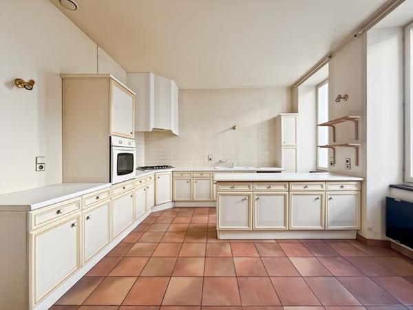 A VENDRE - Maison familiale de caractère au coeur de Penne-d'Agenais, avec piscine