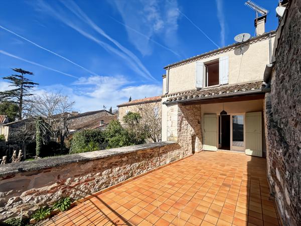 A VENDRE - Maison familiale de caractère au coeur de Penne-d'Agenais, avec piscine