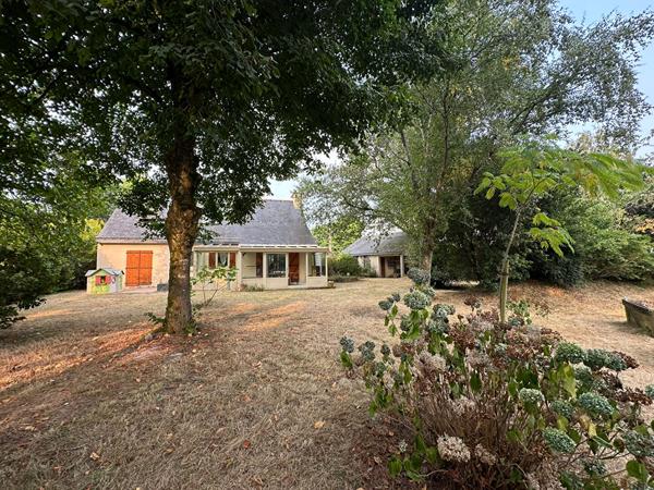 Maison à vendre à Ploeren  7 pièces, 4 chambres jardin arboré garage