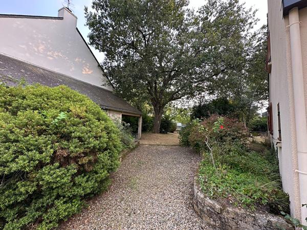 Maison à vendre à Ploeren  7 pièces, 4 chambres jardin arboré garage