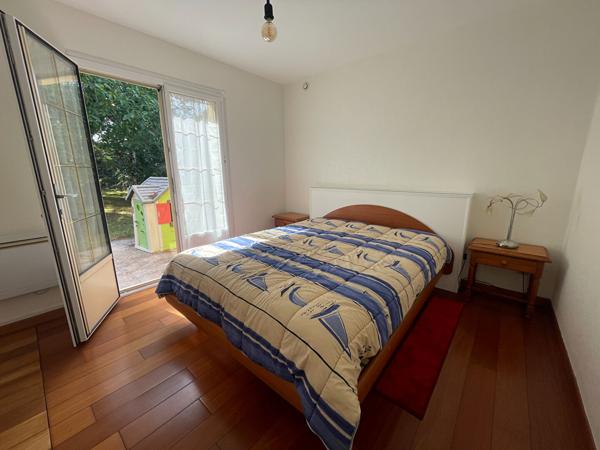 Maison à vendre à Ploeren  7 pièces, 4 chambres jardin arboré garage
