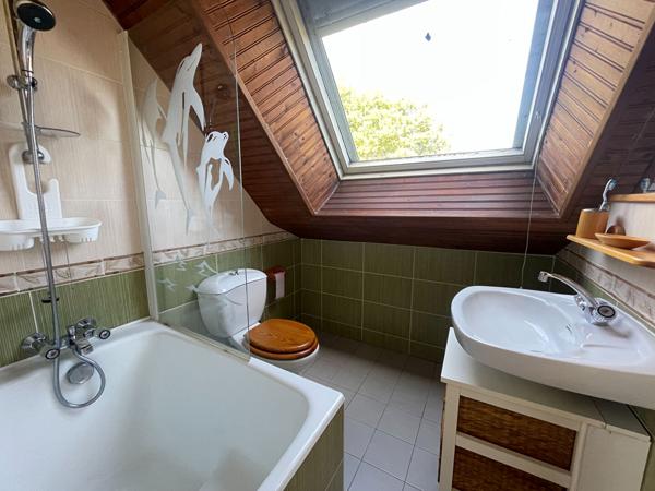 Maison à vendre à Ploeren  7 pièces, 4 chambres jardin arboré garage