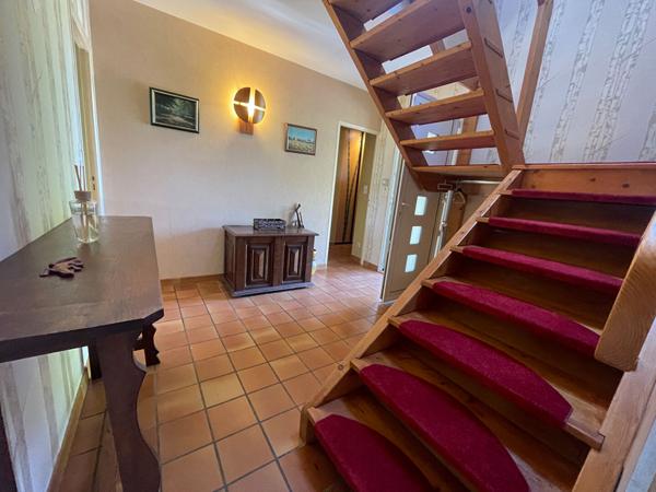 Maison à vendre à Ploeren  7 pièces, 4 chambres jardin arboré garage