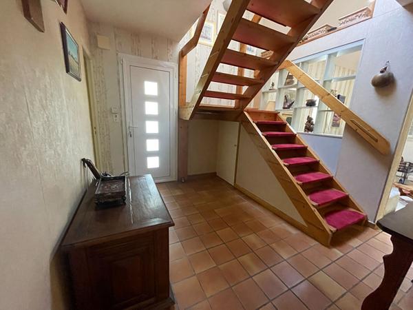 Maison à vendre à Ploeren  7 pièces, 4 chambres jardin arboré garage
