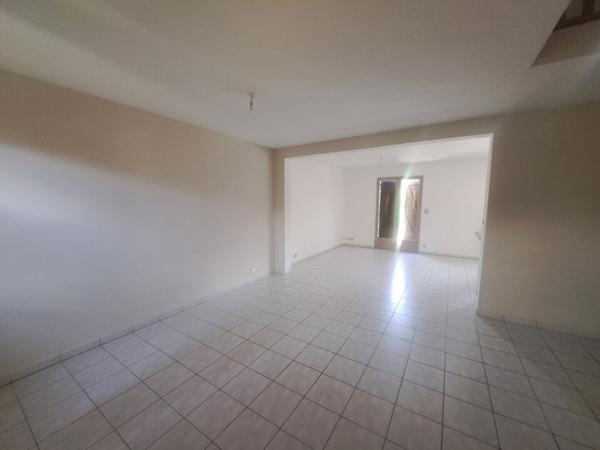 A VENDRE- PAVILLON FAMILIAL A LA FLECHE