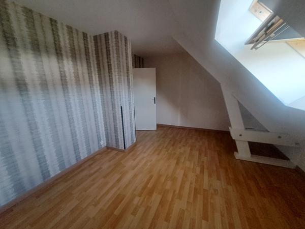 A VENDRE- PAVILLON FAMILIAL A LA FLECHE