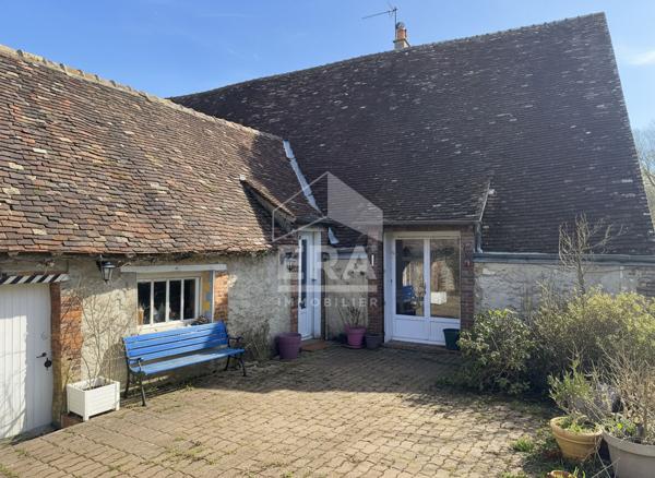 Maison à vendre à Arcisses - Charme et espace au rendez-vous !