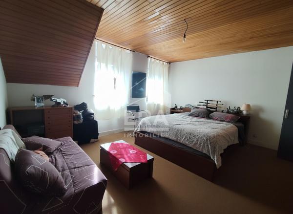 Maison à vendre à Arcisses - Charme et espace au rendez-vous !