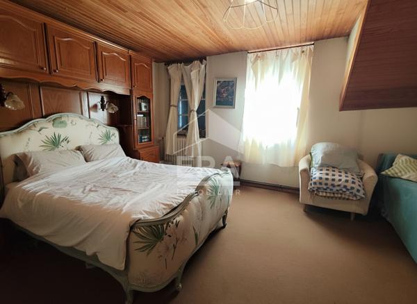 Maison à vendre à Arcisses - Charme et espace au rendez-vous !