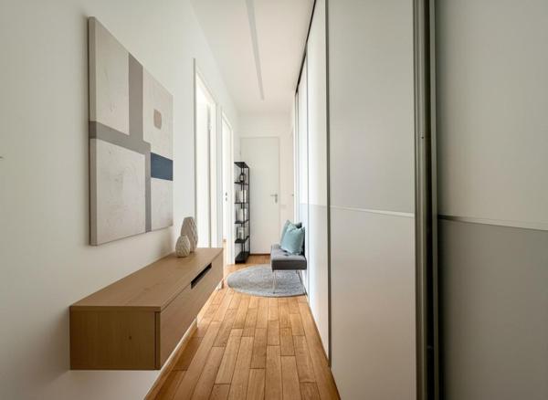 Appartement rénové, 73 m² avec parking et cave. Issy-les-Moulineaux