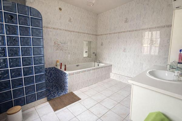 Maison à vendre à Bogny-sur-Meuse dans les Ardennes (08120), ref : 08034/113